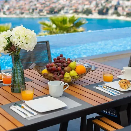 Luxury Black Pearl With Pool * Traù